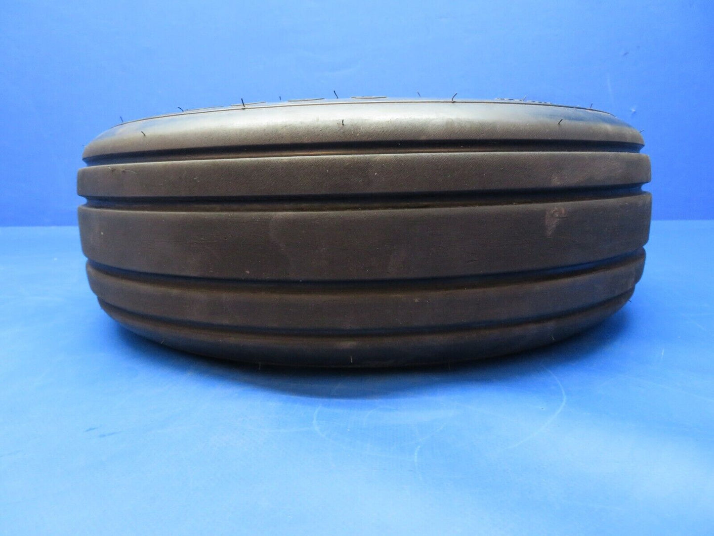 Goodyear 19.5x6.75-8 Rib Tire 10 Ply P/N 196K08-9 (0523-649)