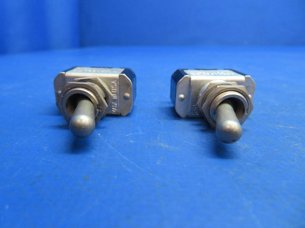 1964 Cessna 172 Switch / Circuit Breaker P/N W31-X2M1G-40 LOT OF 4 (0123-608)