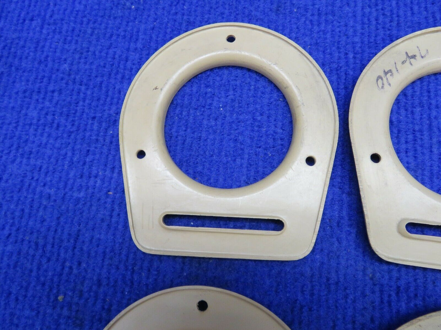 Piper Cover Assy Air Vent Flange LOT OF 4 P/N 65735-19 Tan Plastic (0222-622)