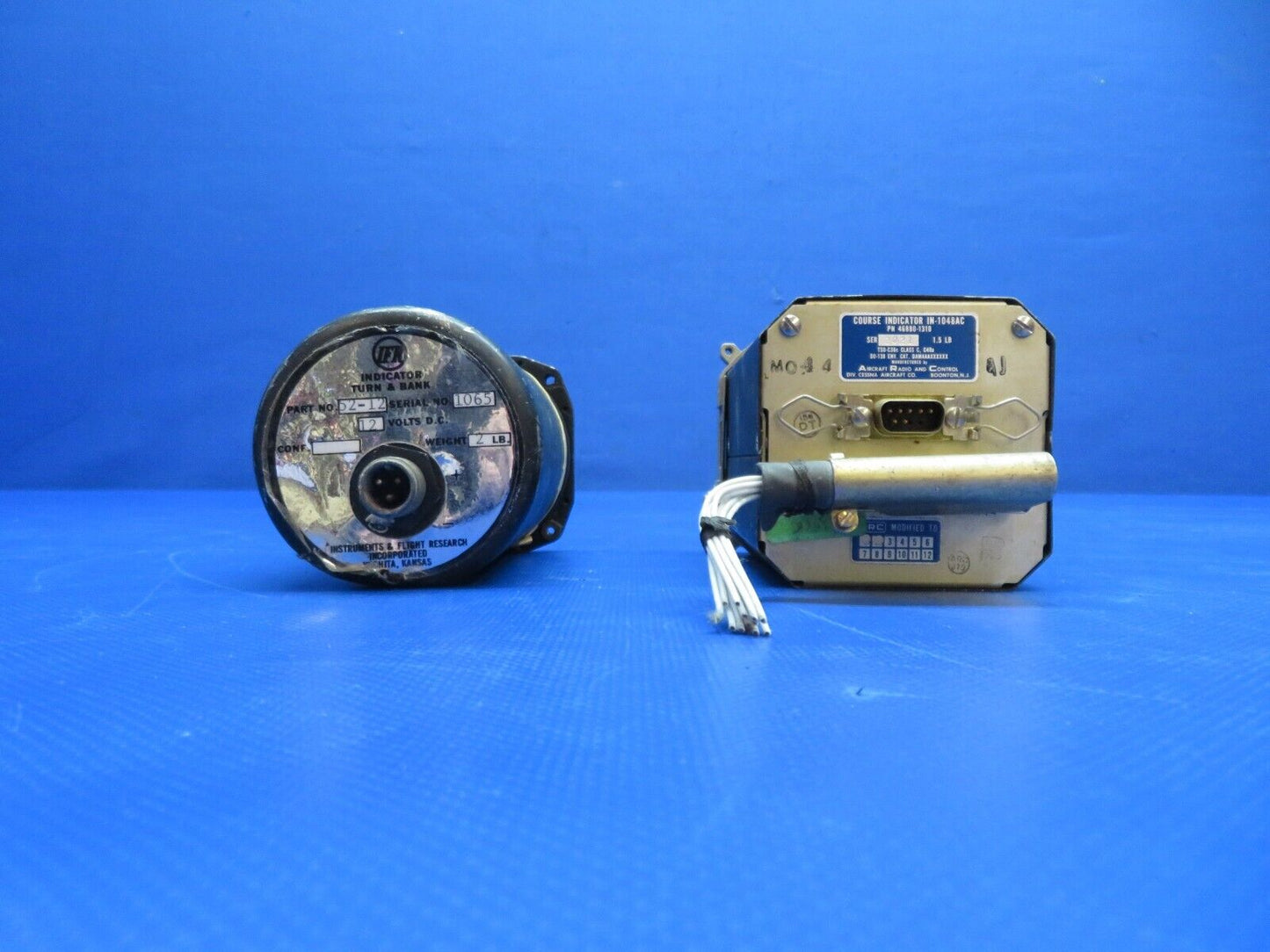 Man Cave / Decoration Aircraft Instrument LOT OF 8 (0124-302)