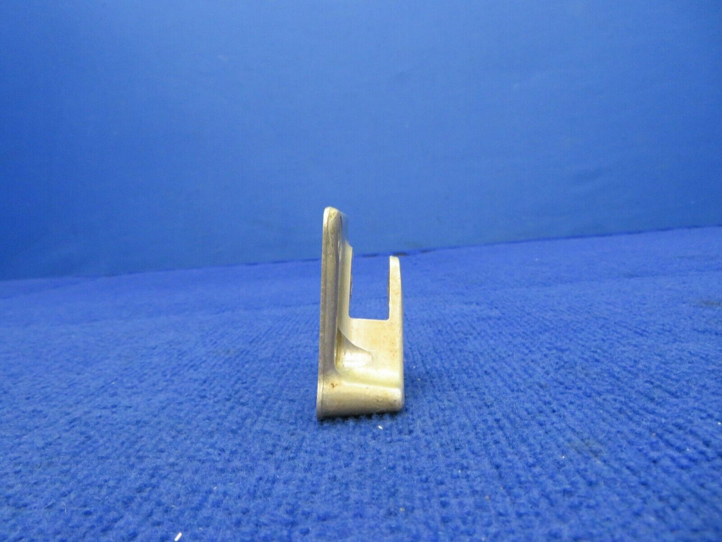 Cessna 310 Retainer LH Truss Drag Brace Assembly P/N 0842105-1 (0422-432)