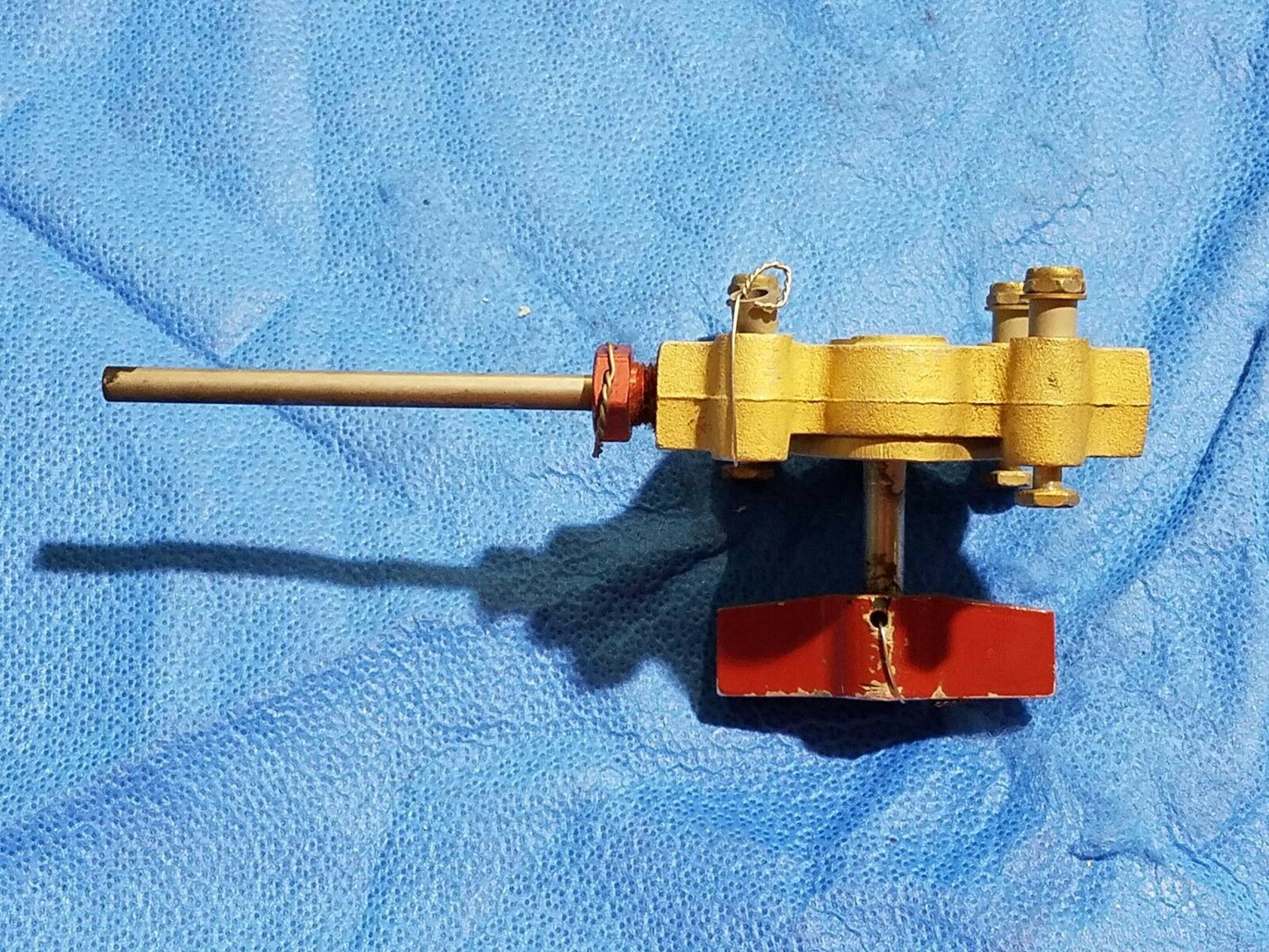 Beech Baron 58 Fuel Selector Control P/N HE7001-7 (0716-35)