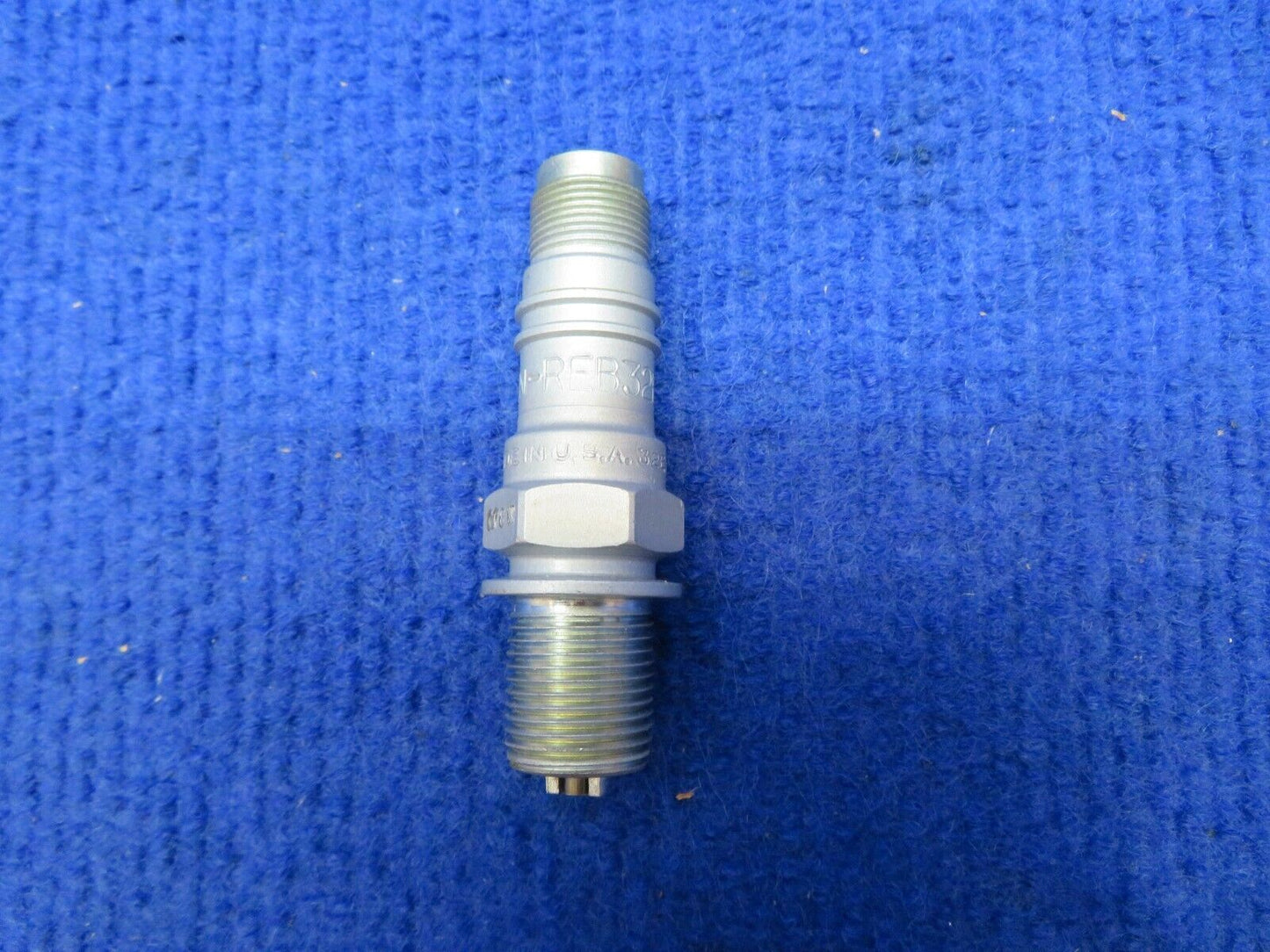 Champion Spark Plugs P/N REB32E LOT OF 8 NOS (0822-440)