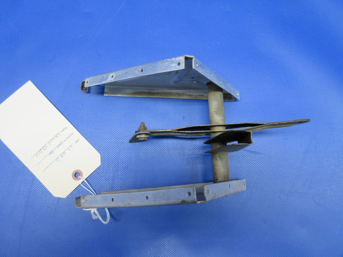 Cessna 150 Flap Bellcrank Assembly Right Hand P/N 0523535-8 (0224-1361)