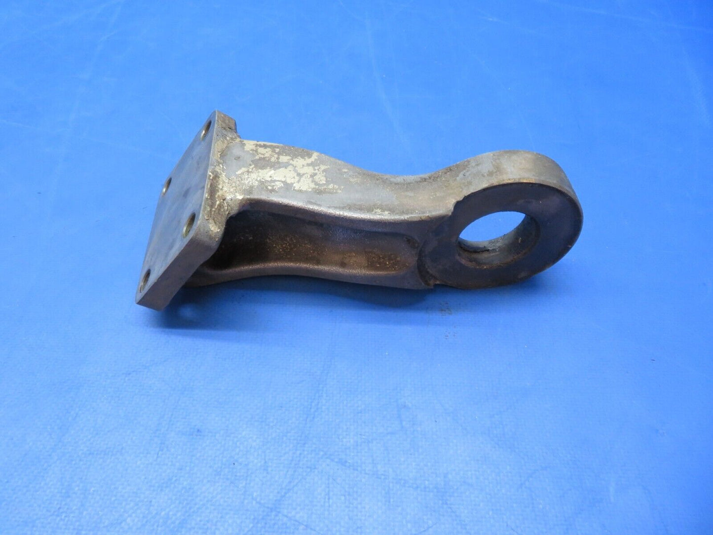 Continental E-Series LH Front Engine Mount Bracket P/N 531241 (0723-646)