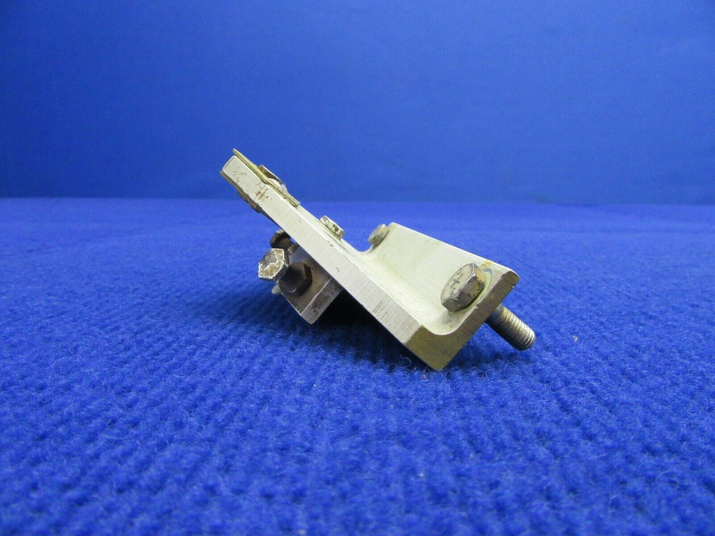 Piper PA-38-112 Tomahawk Rudder Hinge Lower 77605-02, 77605-002 (1221-389)