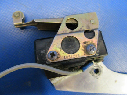Cessna 310 / T310Q Switch & Bracket Nose Gear Down 843408-2, B27RT04 (0519-475)