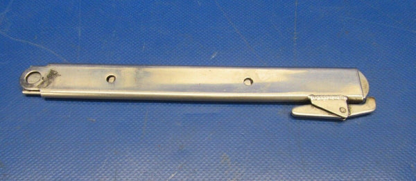 Cessna 310R Nose Baggage Door Prop P/N 5211185-1 (1218-134)