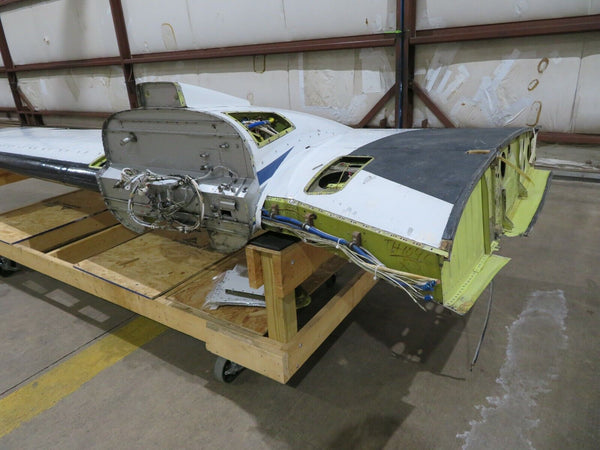 1980 Beech Baron 58 RH Wing P/N 51-100000-14 (0222-102)