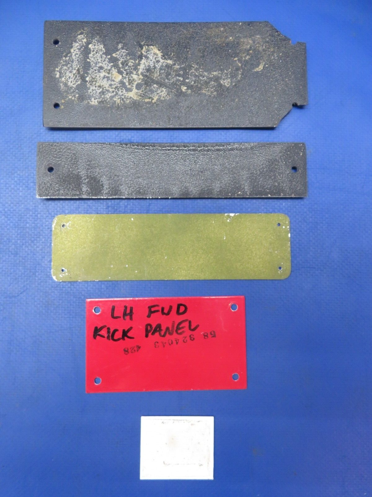 Beech 95-B55 Baron Placard P/N 58-324043-428 LOT OF 5 (0623-331)