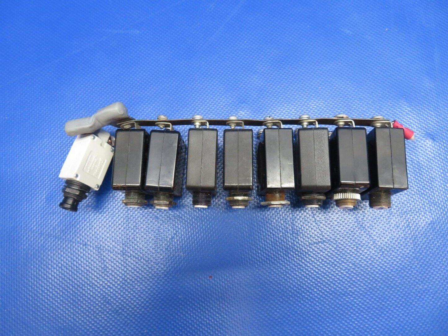 Beech D95A Travel Air Toggle Switches & Circuit Breakers LOT OF 13 (0324-1725)