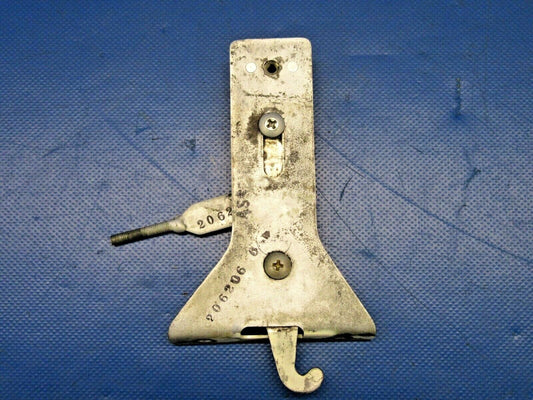 Bellanca 17-30A Super Viking Upper Cabin Door Latch 196611 (0919-19)