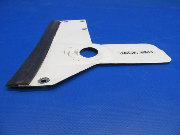 Beech Baron Cover Assy LWR FWD LH Jackpad P/N 000-100100-1 (0118-25)