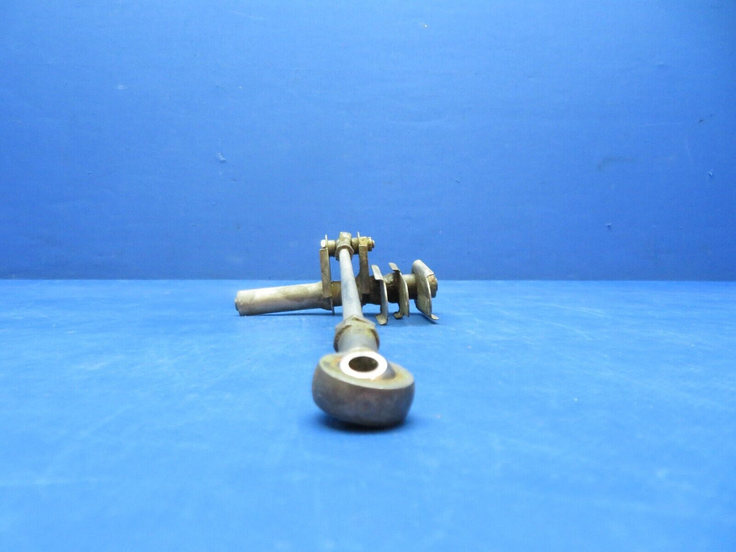 Early Cessna 310 / 310B OTBD Bellcrank LH INBD Flap P/N 0862100-13 (1223-141)