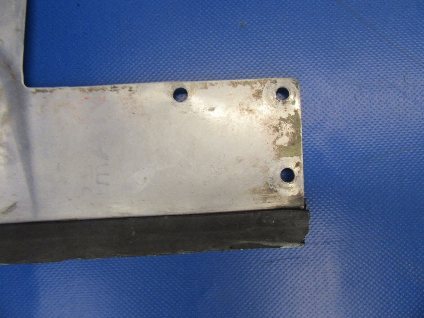 Beech Baron Jackpad Cover Assy LH LWR FWD P/N 000-100100-1 (1017-51)
