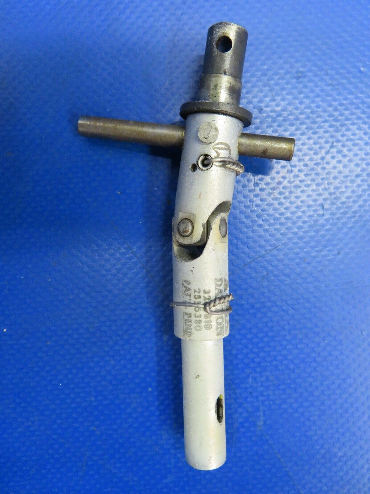 Beech Baron 95-A55 H & E ACFT Fuel Selector Valve LH HE 825-2 (0420-54)