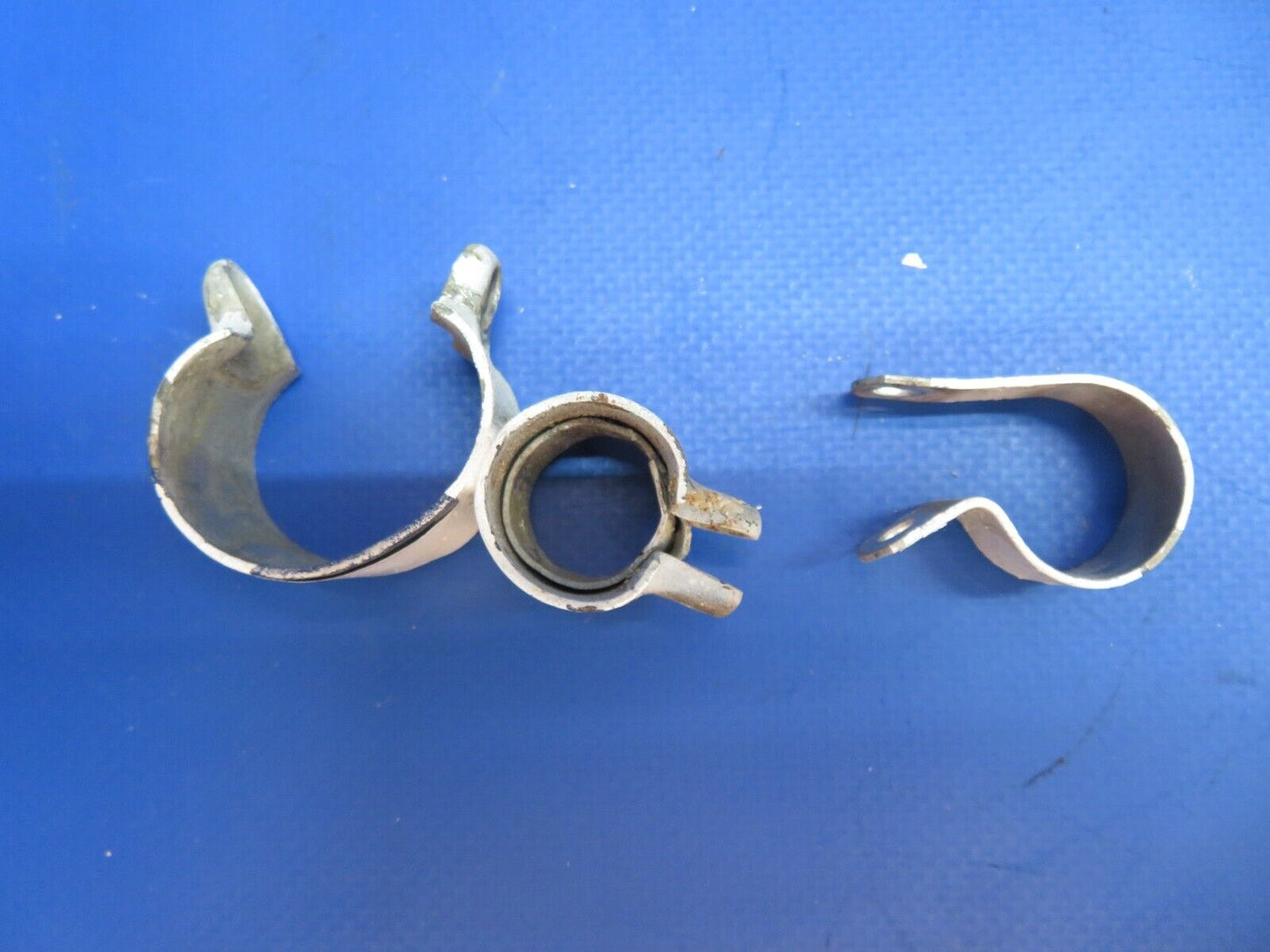 Beech Brake Line Clamps Main Gear P/N 35-815004-1 (0223-526)