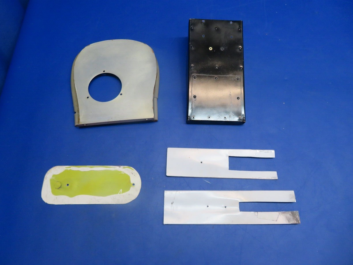 Lake LA-4-200 Interior / Exterior Panel LOT (1222-984)