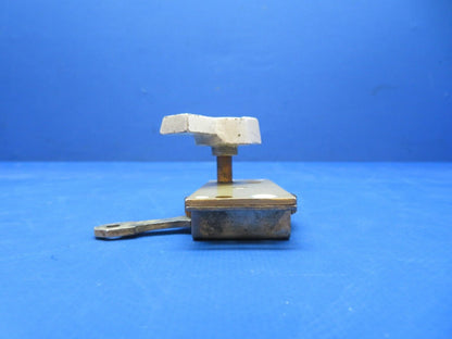 Cessna 310 / 310Q Airborne RH Fuel Selector Valve Gear Box  P/N 1M2-4 (0823-621)