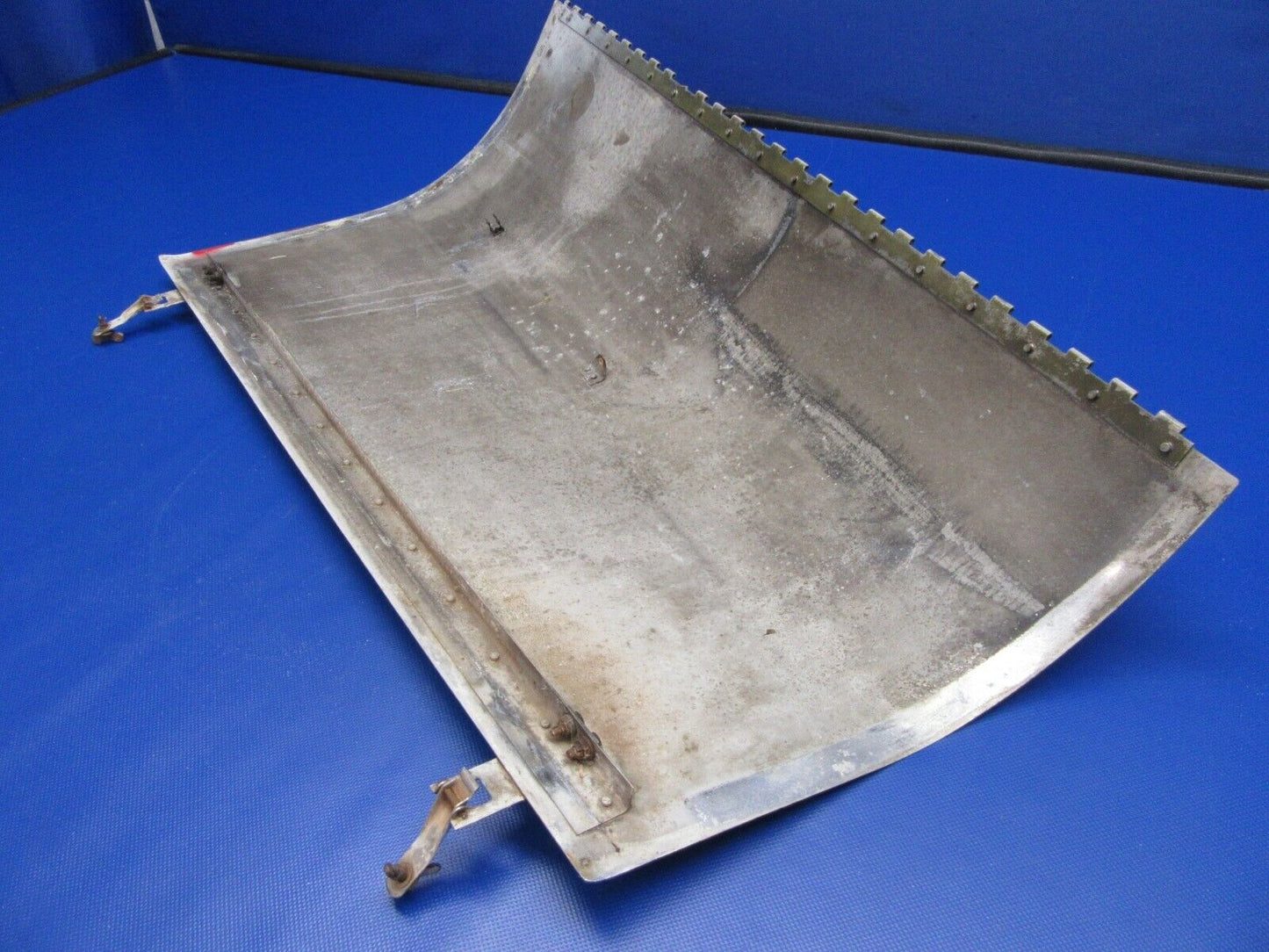 Piper PA-28-140 Cherokee LH Cowling Assembly P/N 63750-07 (1220-209)