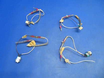 Aerostar 602P Overhead Cabin Light w/ Switch P/N 700009-15 LOT OF 4 (0123-940)