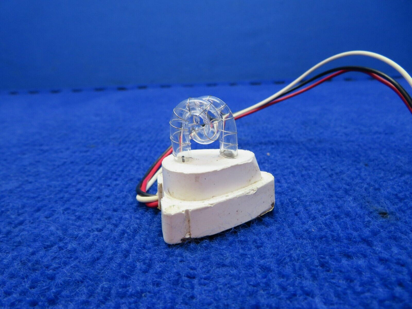 Whelen Strobe Light Assy w/ Clear Lens & Retainer P/N A427 (0722-709)