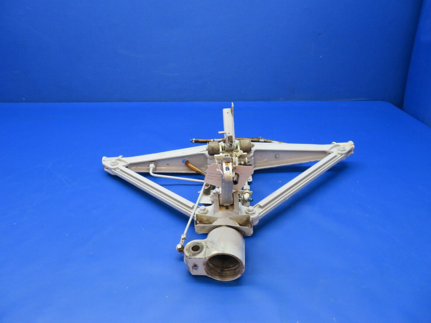 Beech B58P Main Landing Gear Brace & Strut RH P/N 60-810014-3 (0620-440)