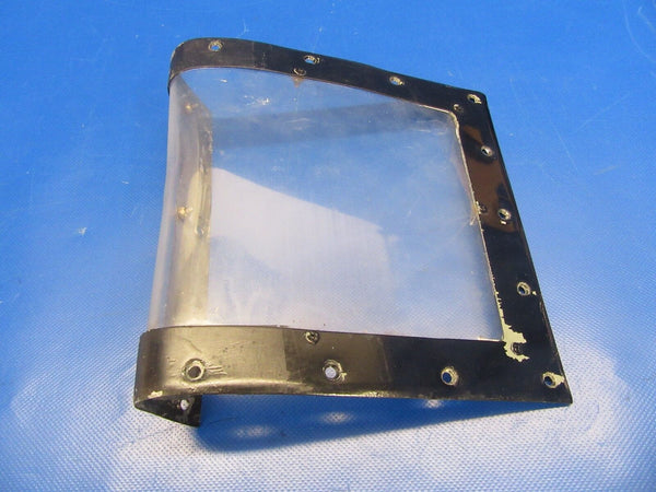 Beech Baron Lens & Retainer Landing Light RH P/N 96-170000-8 (1117-137)