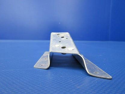 Cessna Bracket P/N 0713677-1 NOS (0224-1255)