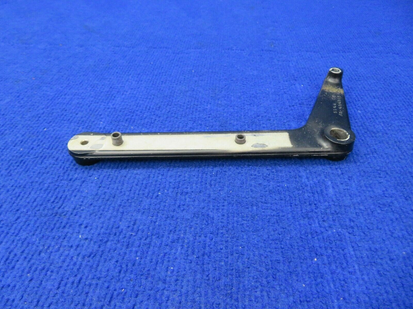 Cessna 210 Bracket Seat Pivot RH P/N 0514060-2 (0422-481)