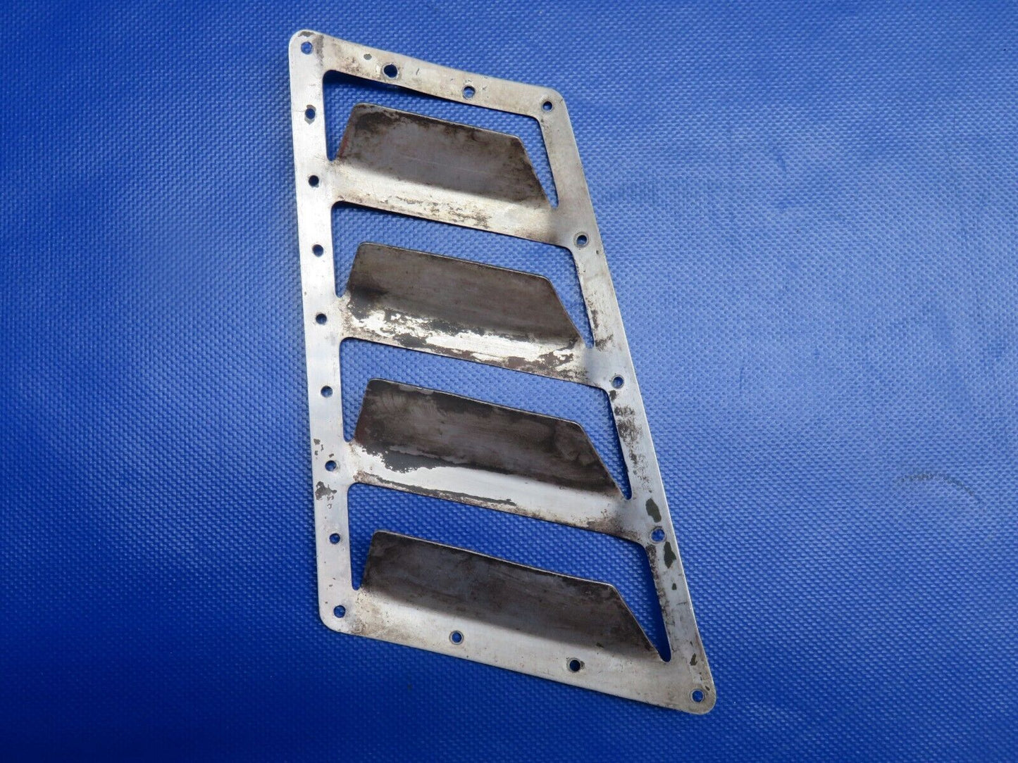 Cessna 210 Louver RH P/N 1213309-2 (0124-1083)