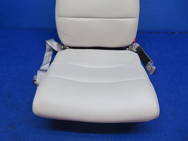 Beech Baron 58P Passenger Seat #4 RH Center FWD P/N 102-530077-9 (0822-539)