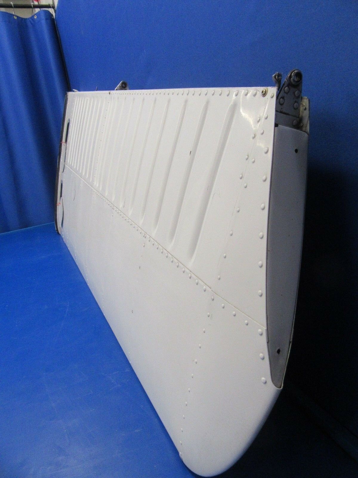 Beech Baron 95-B55 Horizontal Stabilizer RH P/N 95-620010-634 w/Trim (0118-188)