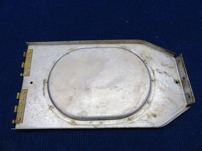 Beech Baron 95-B55 Fuel Cell Door / Liner Access RH 95-110014-654 (1121-559)
