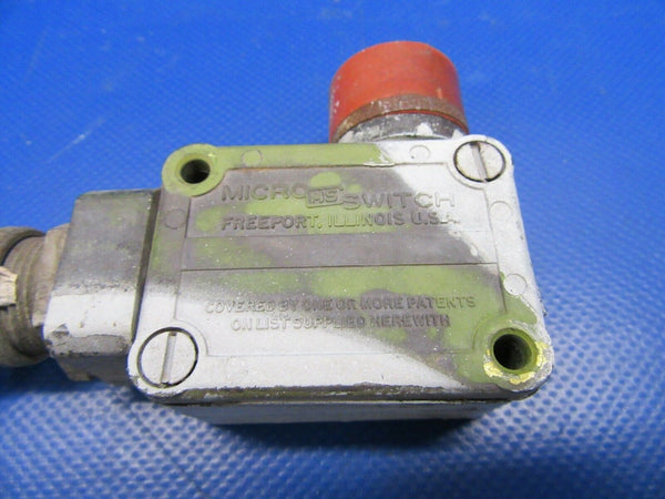 Cessna T310Q Micro Switch Nose Gear Down P/N 2VB1 (0319-352)