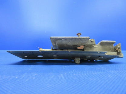 Cessna 150 Door Latch Assembly Right Hand P/N 0413387-2 (0324-1064)