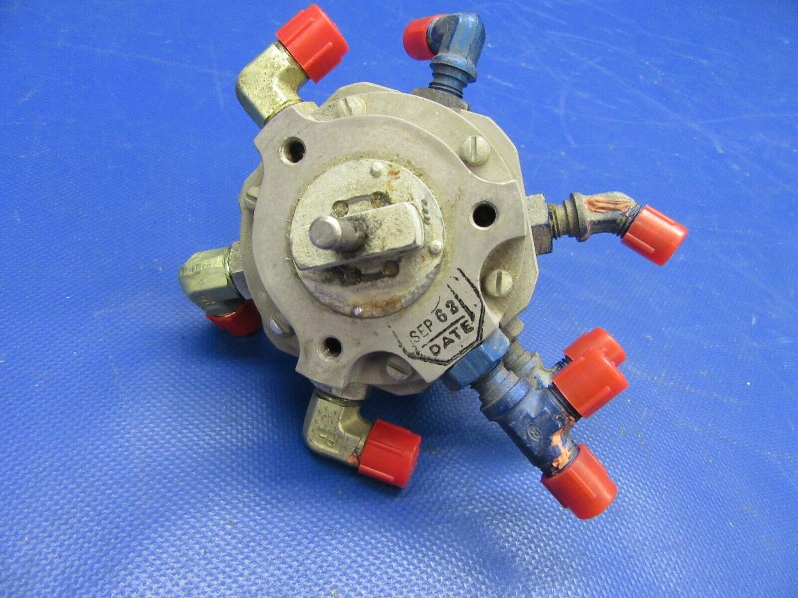 Beech Baron 95-B55 H & E ACFT Fuel Selector Valve LH P/N HE825-2 (1021-570)