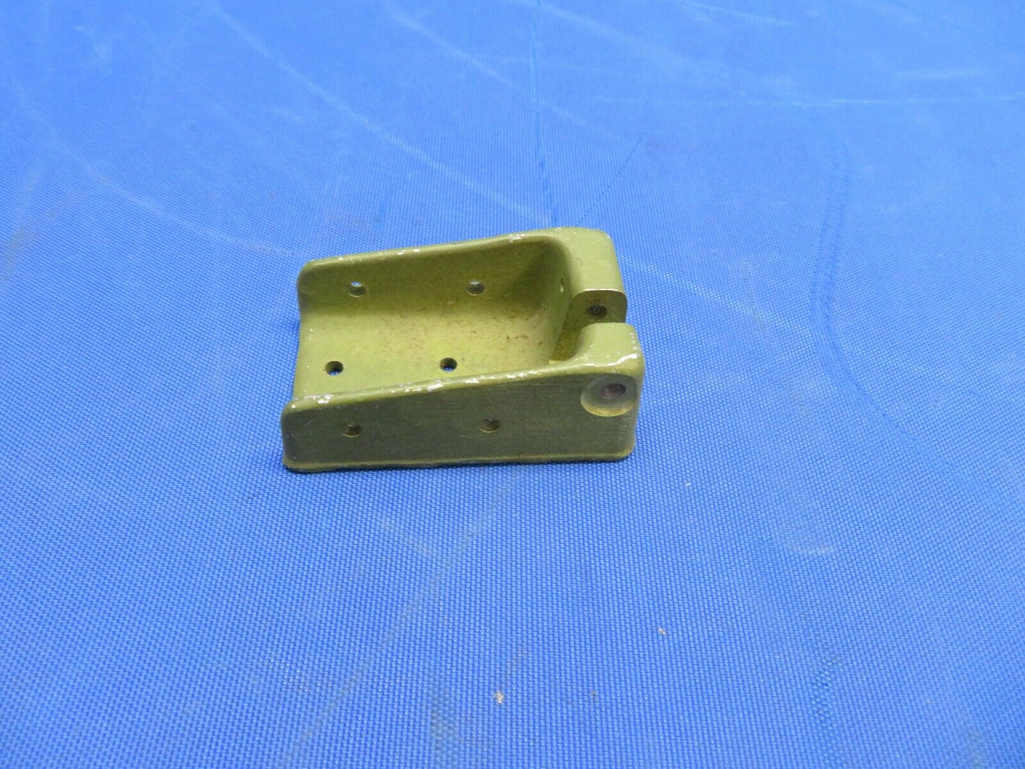 Piper Main Gear Cylinder Bracket P/N 67071-00 (1120-138)