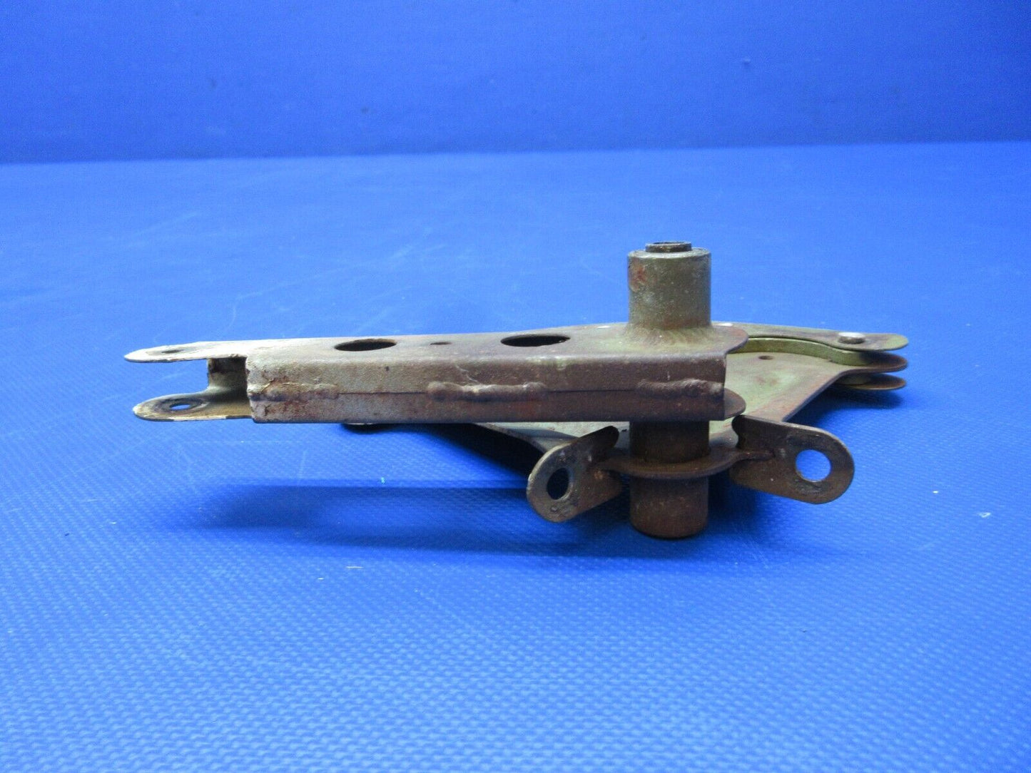 Cessna 337 / 337E INBD LH Flap Quadrant & Bellcrank  P/N 1462020-27 (1223-1474)