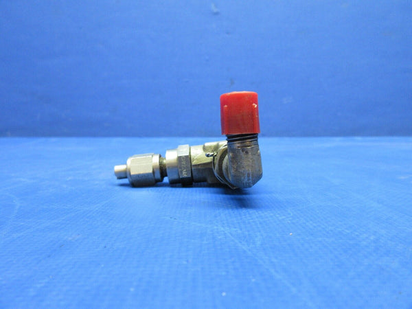 AiResearch Pressure Switch P/N 8G300 (1123-918)