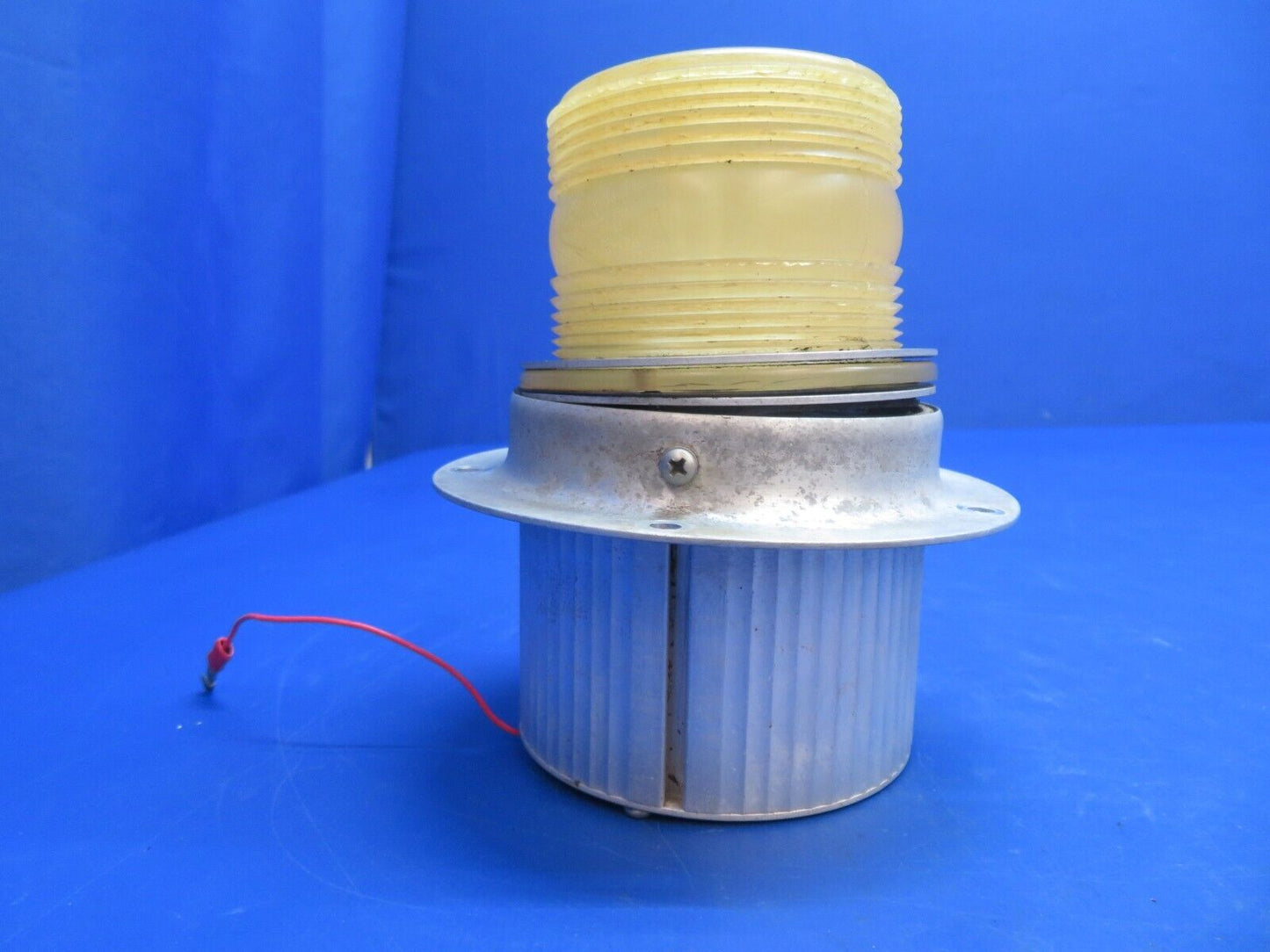 Cessna 150 / 150K Hoskins Beacon Light 11-28V P/N 700801 CORE (0223-560)