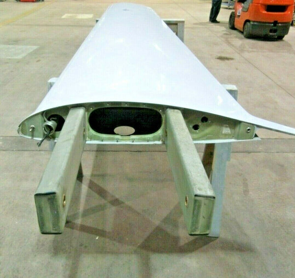 Diamond DA40-180 Wing RH Damaged (0319-23)