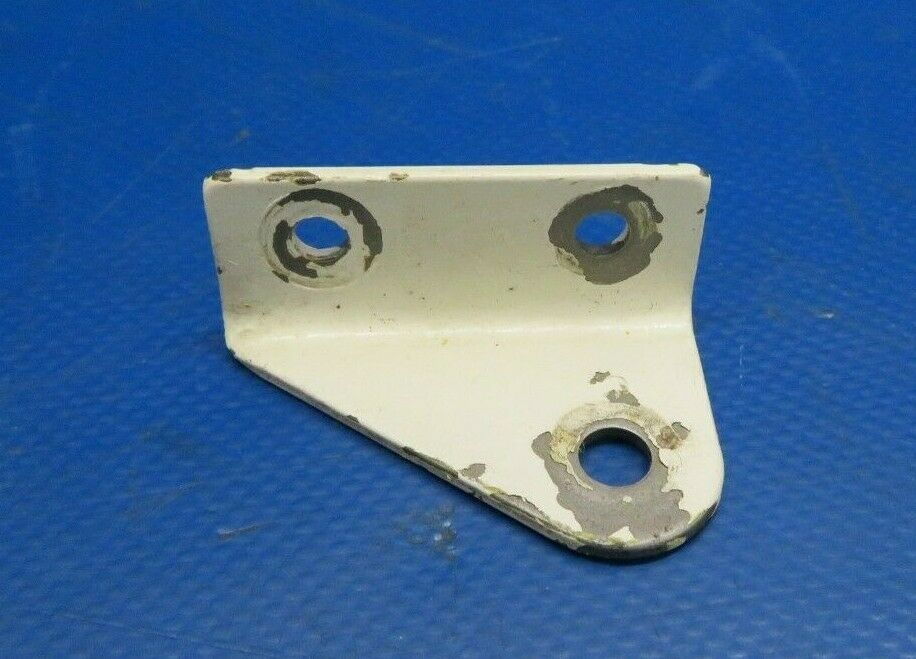 Cessna 172M Seat Belt Attach Bracket RH INBD or LH OTBD 0510205-3 (0220-343)