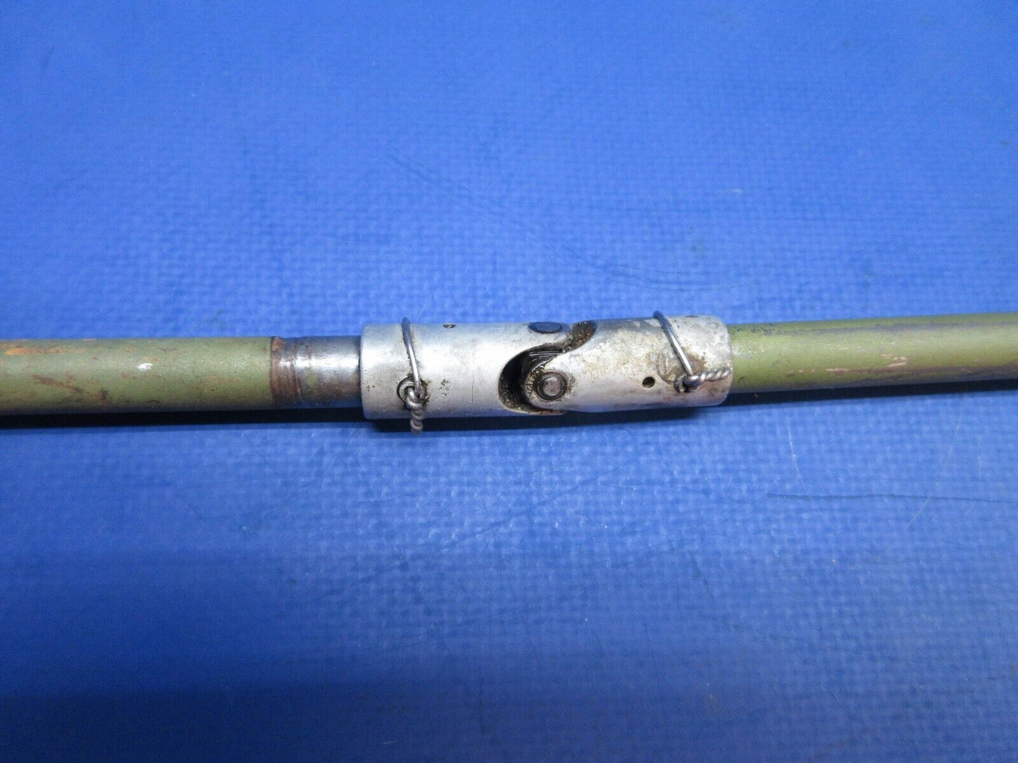 Cessna 310 / 310I Fuel Valve Torque Tube Assy P/N 0820000-17 (1023-781)