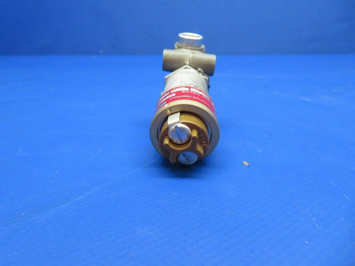 ITT Aerospace Controls Solenoid Valve 28 V Fuel P/N 50-389046-3 NOS (0922-740)