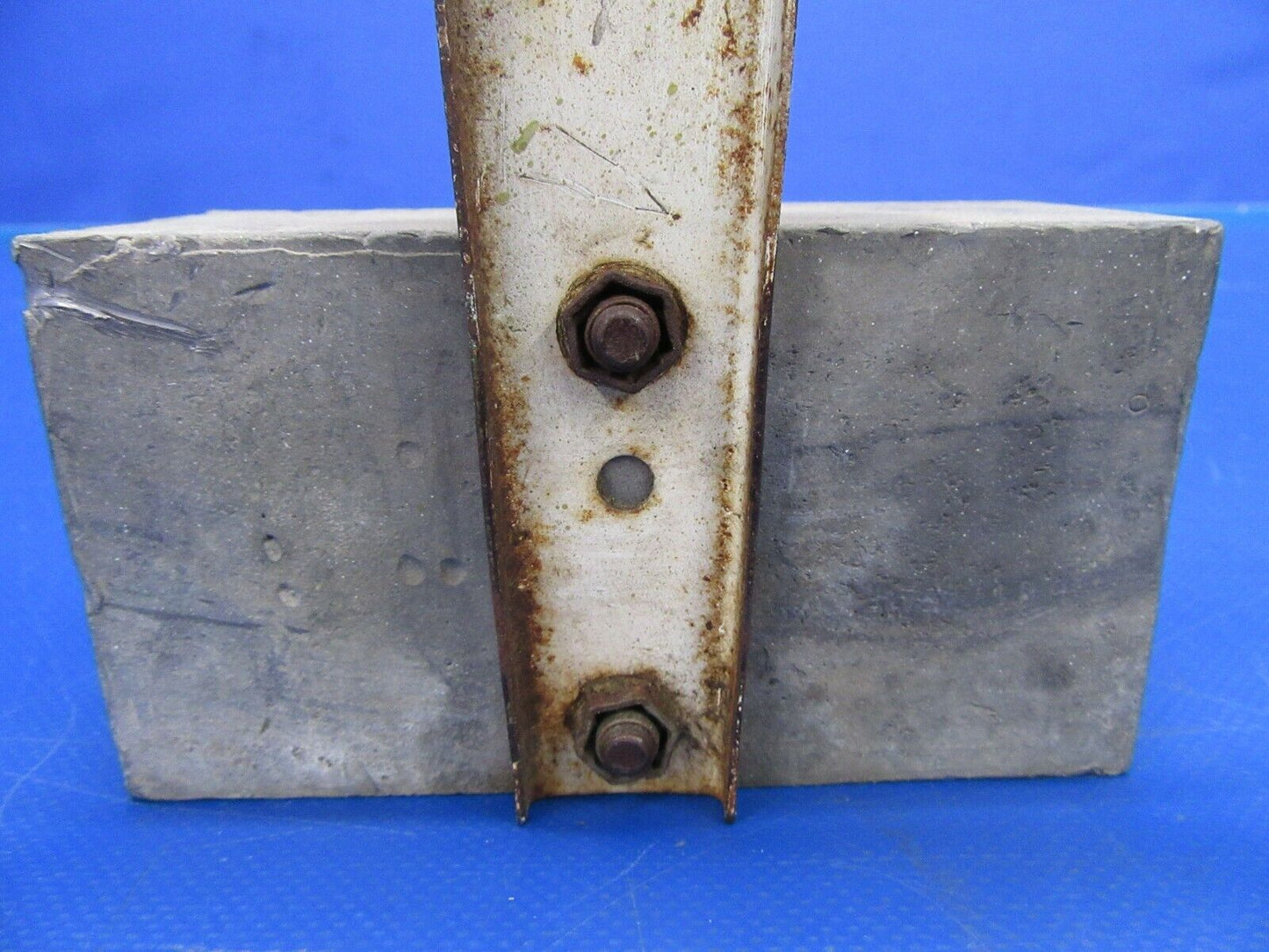 Cessna 310 / T310Q Elevator Bellcrank Yoke & Weight 0861171-2 (0619-128)
