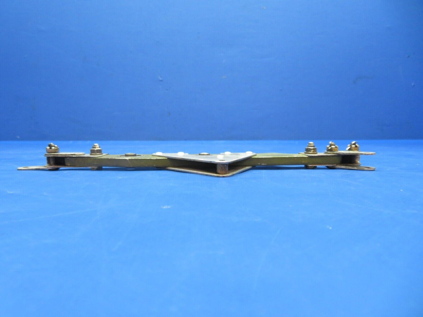 Cessna 310 / 310Q Bellcrank Assy Elevator AFT P/N 0814007-1 (0823-655)