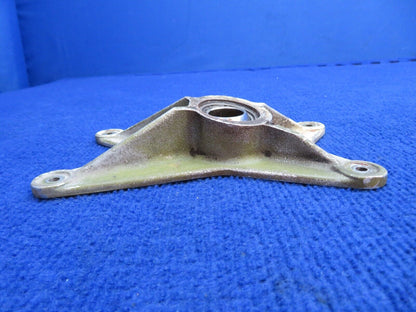 Piper Main Gear FWD RH Trunnion Fitting Casting # 67041-1 (0722-541)