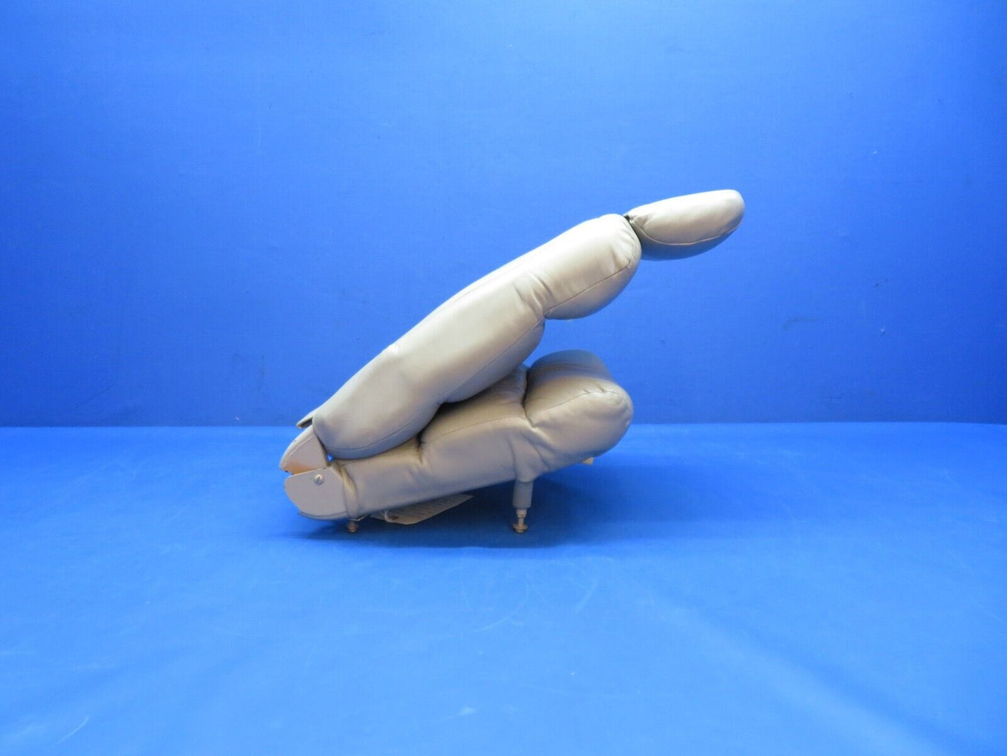 Cessna 310 / 310Q LH / RH AFT Seat Assy Grey Leather P/N 0812825-20 (0823-671)