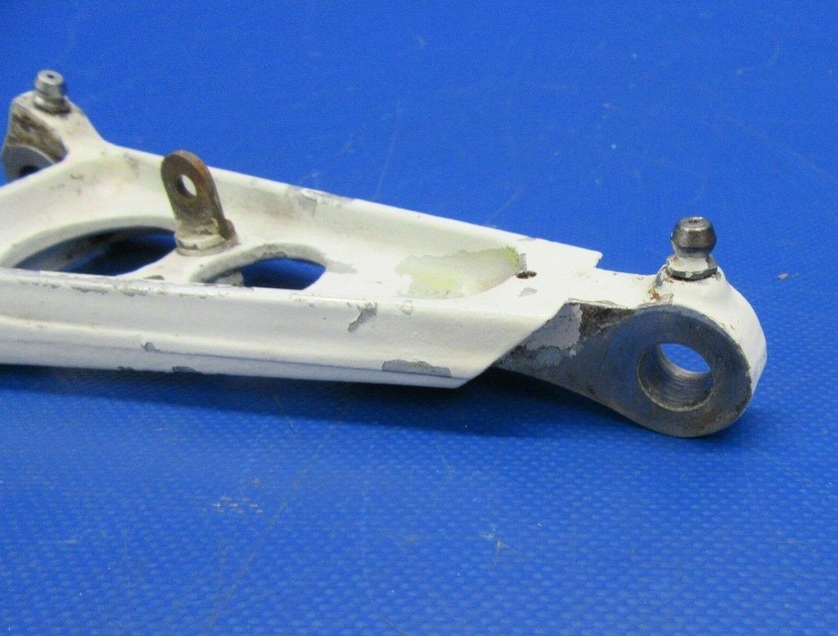 Beech Debonair Upper Torque Knee P/N 45-815011-4 (0119-266)